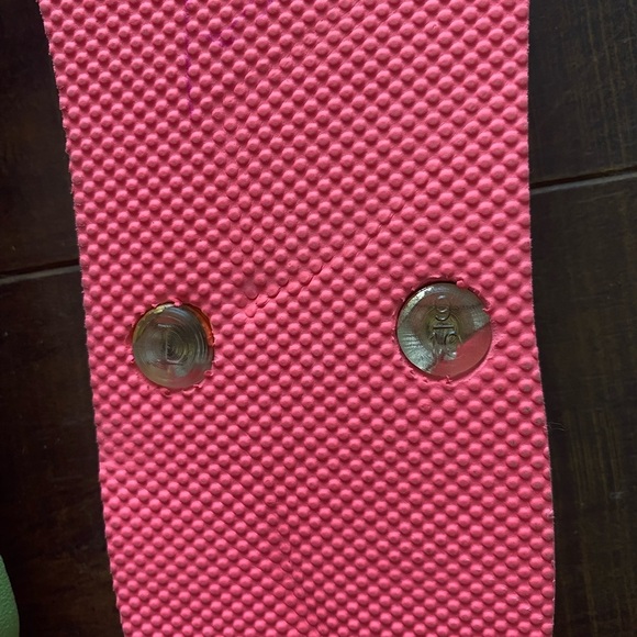 Lily Pulitzer Tropical Floral Golden strap flip flops - Picture 7 of 9